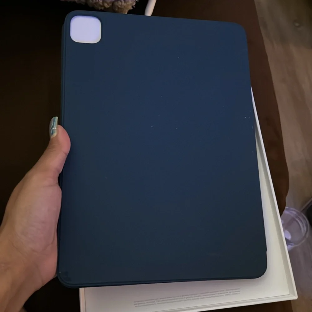 Slightly used Apple Smart Folio that fit iPad Pro 1-3rd generation